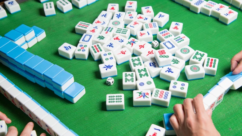 Crazy Rich Asians' mahjong scene, explained - Vox